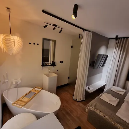 74 Bed & Breakfast 3*