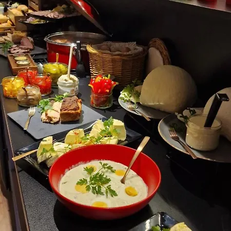 Bed & Breakfast 74 3*